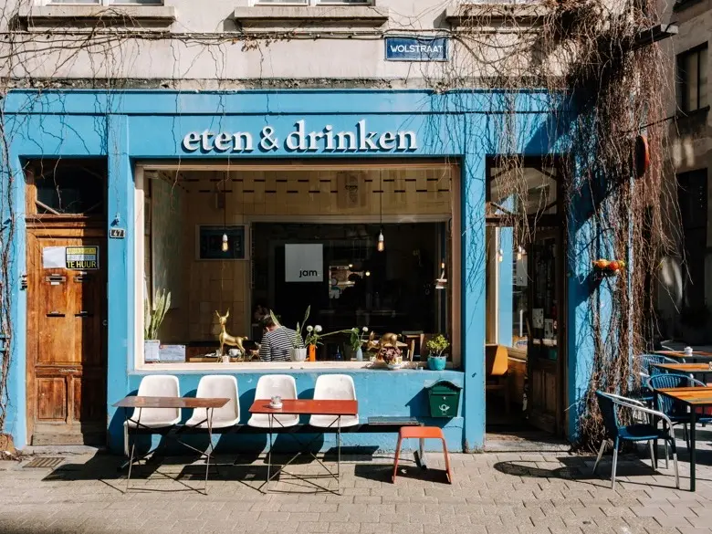 Cafés and Retail in Canada